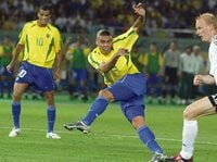 ルイ・コスタにフィーゴ、ロナウド。ひ弱なポルトガルが変貌した激闘