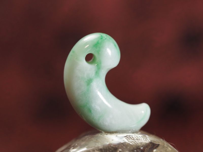 古墳時代風ヒスイ勾玉（普通サイズ）