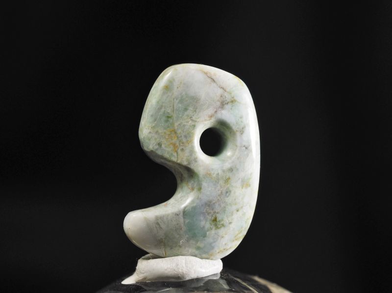 縄文ヒスイ勾玉（朝日山遺跡モデル）