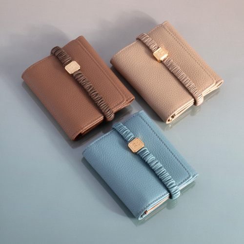 MIU MIU 二つ折り財布 ノベルティ ミュウミュウ】最新財布＆カード