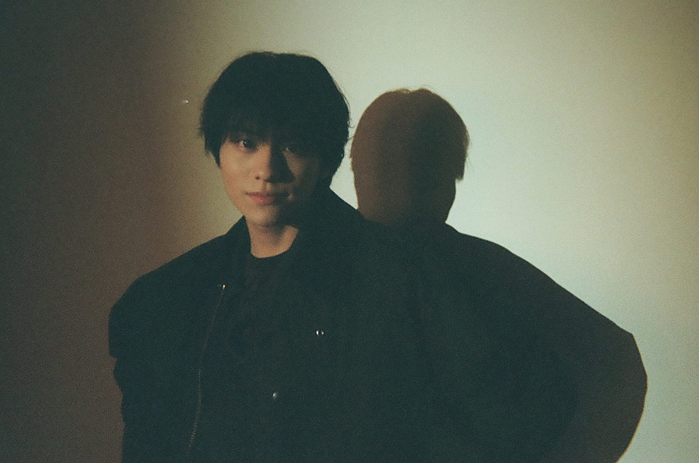 WILD BLUE】ミニ連載完走記念！ 直筆サイン入りチェキ＆手作りうちわを