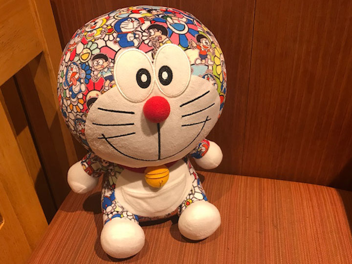 ユニクロ】ドラえもん×村上隆のぬいぐるみやTシャツが本日発売！ | Oggi.jp