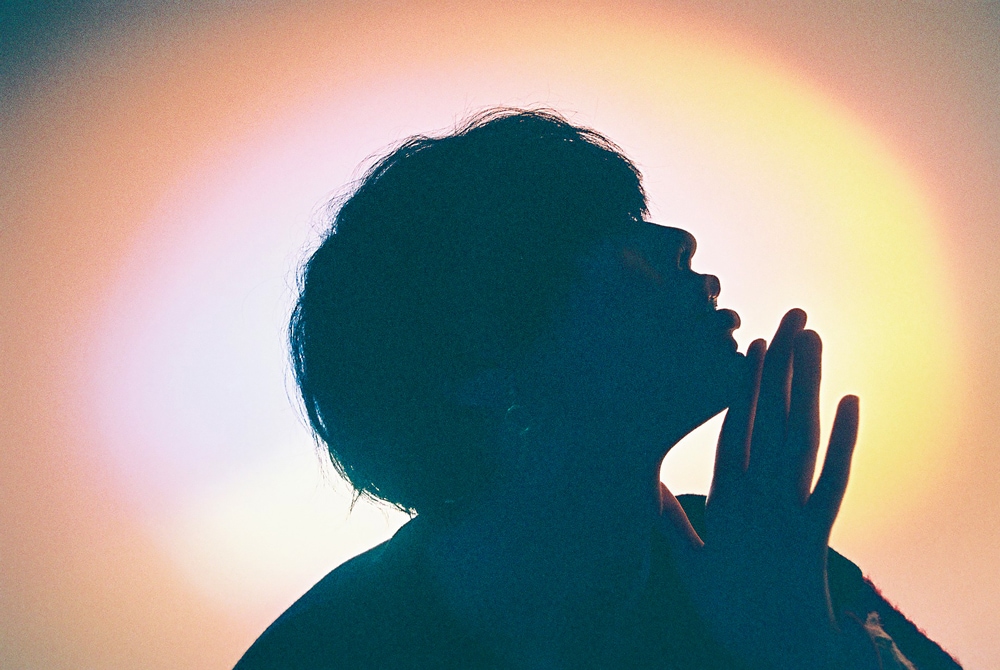 米津玄師、雨に打たれ屋上でダンス「LOSER」MV公開 - 音楽ナタリー