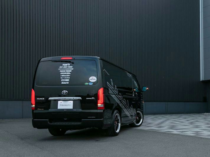 200系ハイエース VALENTI LEDテールランプ REVO Type3 ハーフレッド