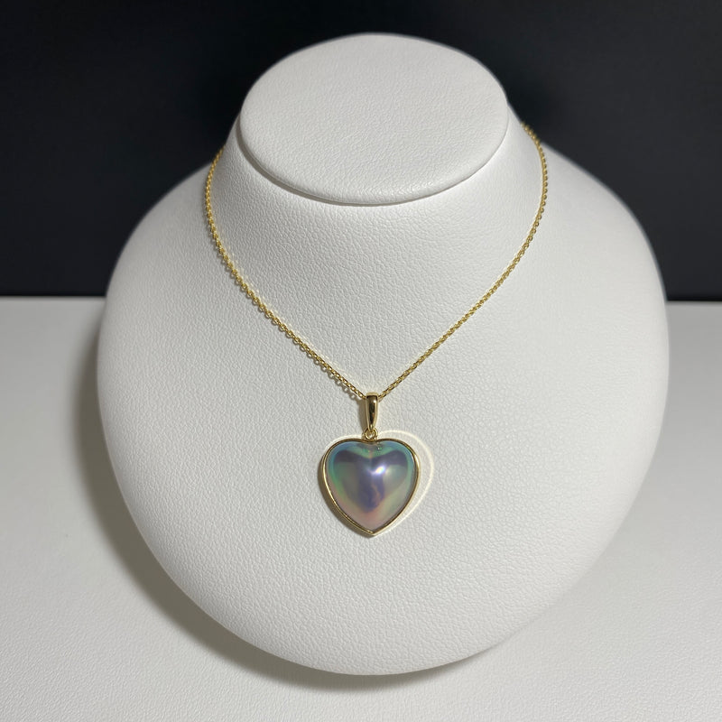 奄美の輝き®×虹珠 マベ真珠 ハート型 K18イエローゴールド巻ペンダント
