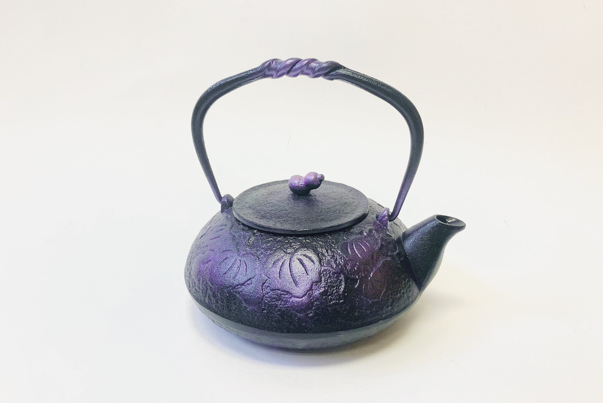 吉祥文様の意味で楽しむ南部鉄瓶の選び方 – 1848年創業 南部鉄器工房 及富