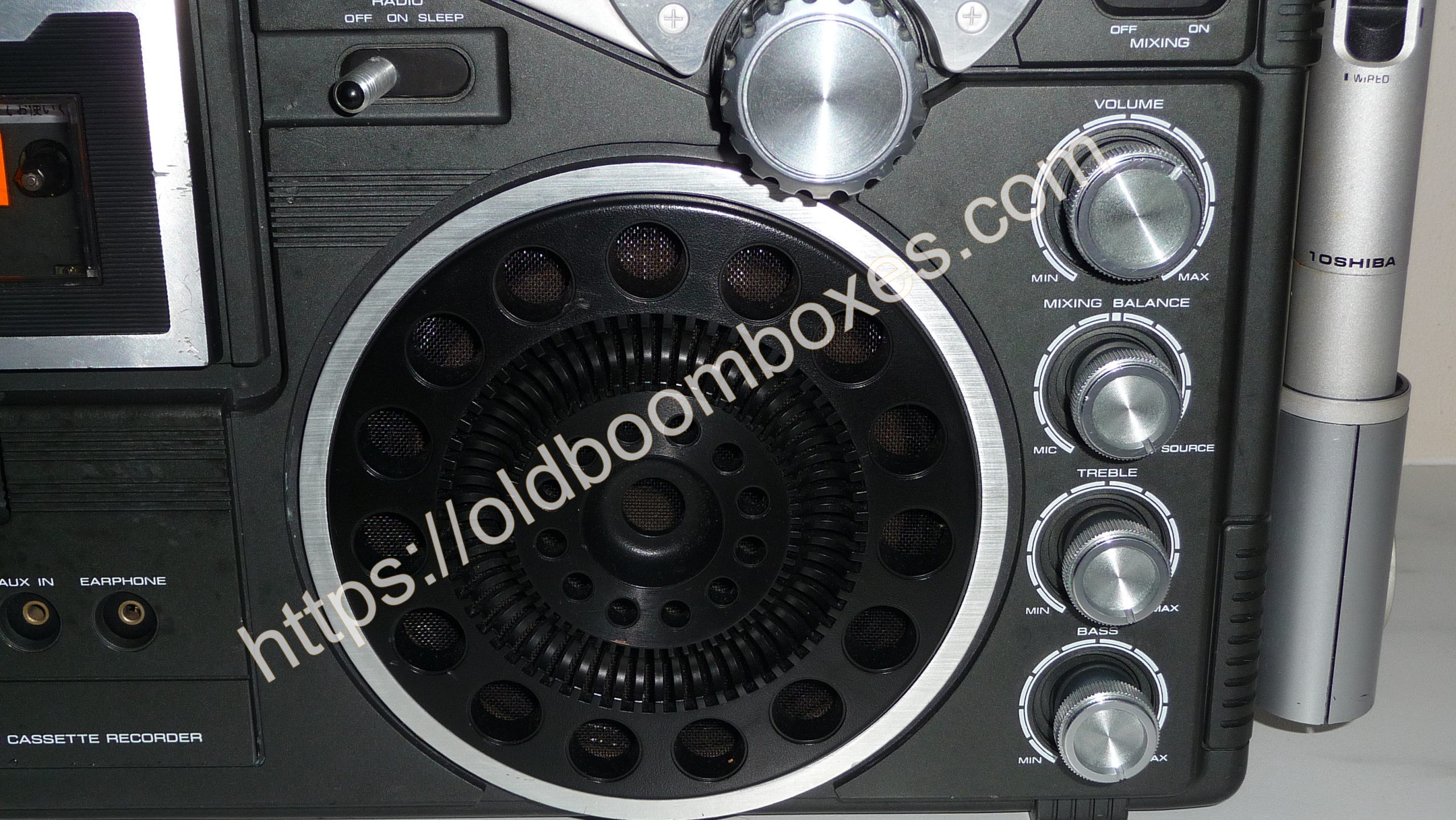 TOSHIBA RT-2800 3 Band Radio Cassette Recorder - Old Boomboxes