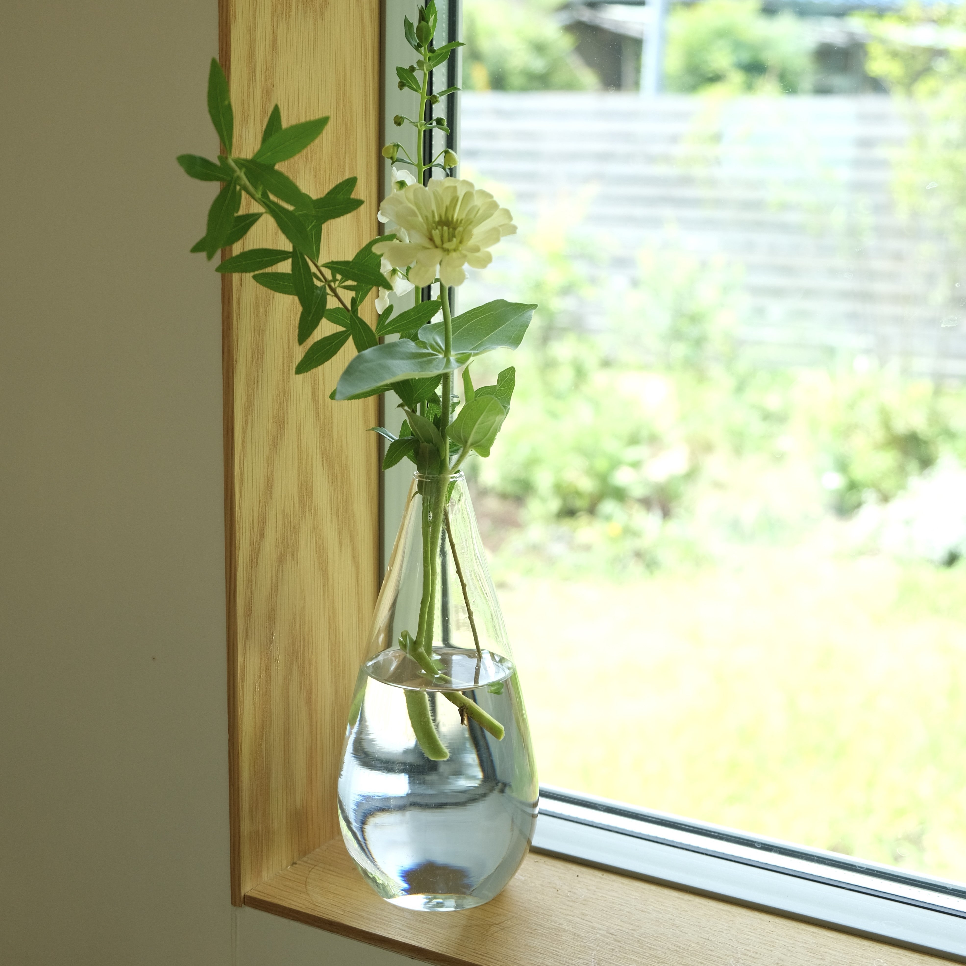 ガラスの花瓶｜一輪挿し｜とうめい｜ドライフラワー｜なみだ壺_M＠鉢の