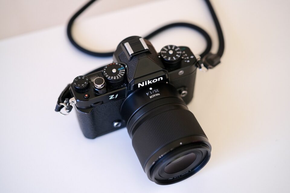 Nikon F80 一眼レフカメラ 50ミリf1.4 35ミリ〜70ミリ Nikon F80sとAi