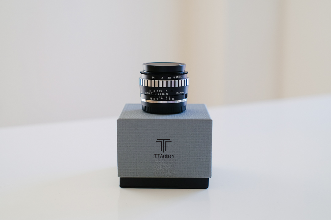 銘匠光学の単焦点レンズ「TTArtisan 23mm f/1.4 C（富士フィルムX