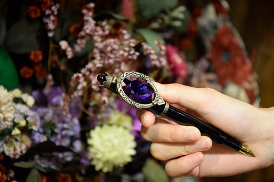 ディズニー ツイステッドワンダーランド』マジカルペン レプリカ万年筆