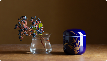 染錦松鶴）花瓶|有田焼の老舗-香蘭社オンラインショップ