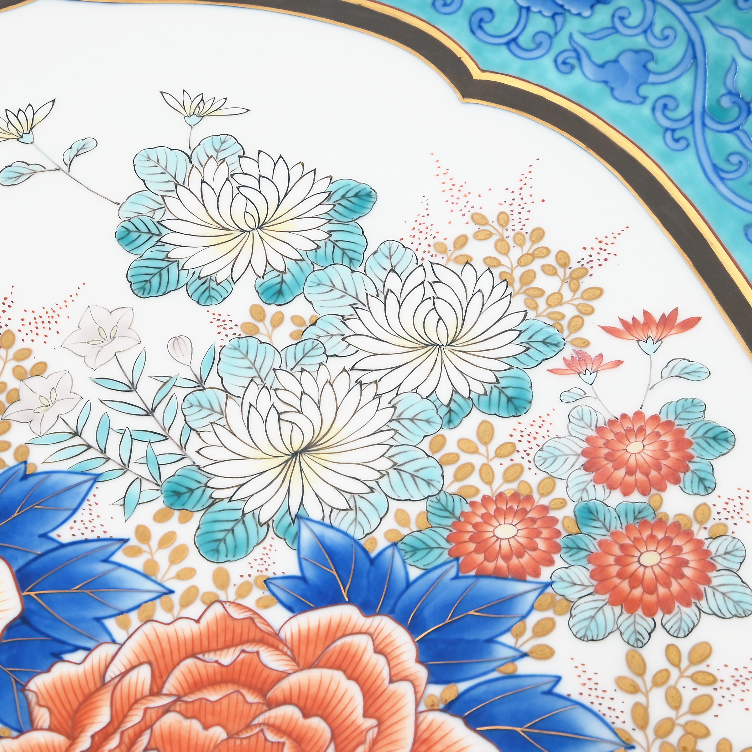 青華緑彩間取草花文）飾り大皿|有田焼の老舗-香蘭社オンラインショップ