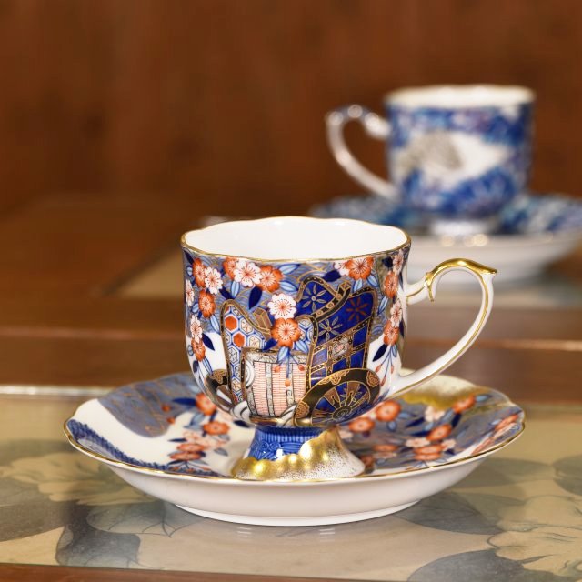 染錦御所車）コーヒーカップ＆ソーサー|有田焼の老舗-香蘭社オンライン