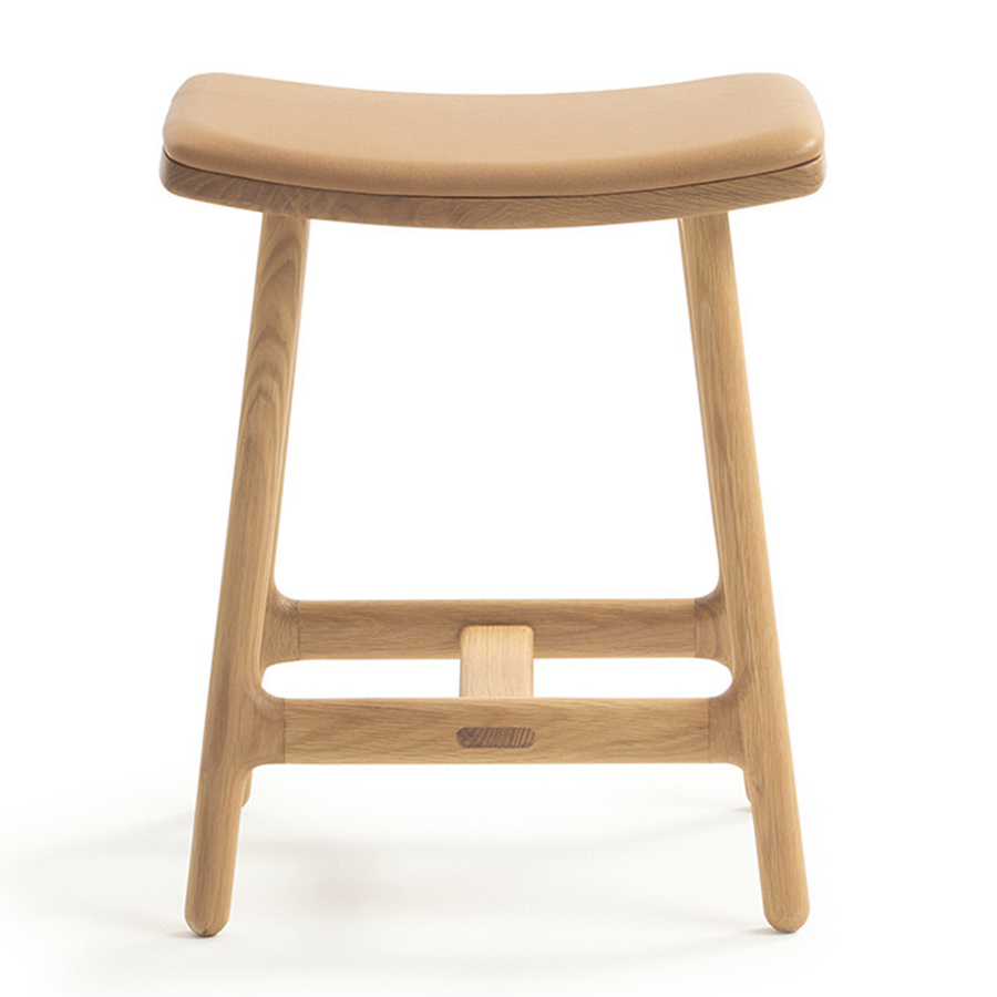 モーダ・エン・カーサ オッド ロー スツール