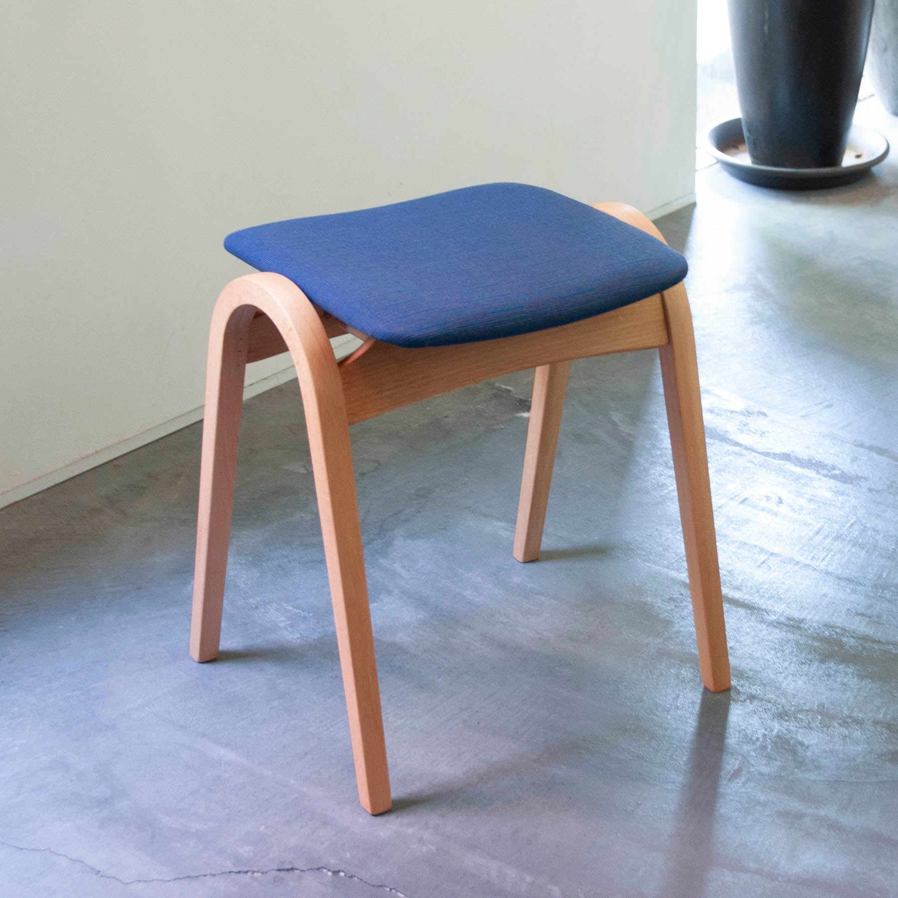 秋田木工｜No.202｜剣持勇｜スタッキングスツール - INTERIOR SHOP