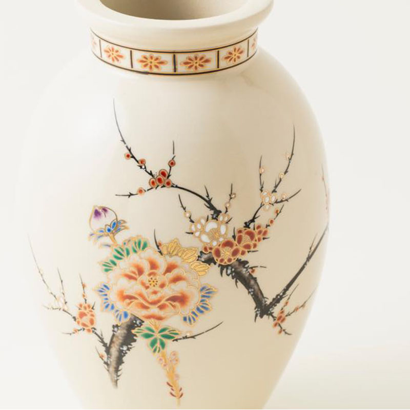 白薩摩七寸胴丸花瓶 梅牡丹[シロサツマナナスンドウマルカビン