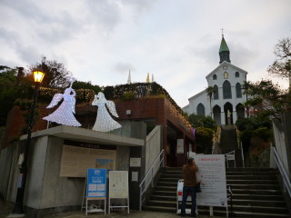 夕暮れの大浦天主堂へ ｜ 「おらしょ－こころ旅」（長崎と天草地方の