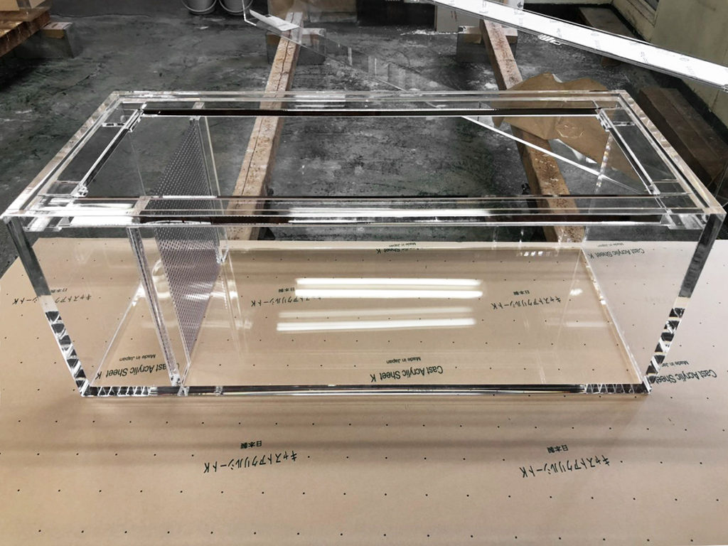 オーダーメイドアクリル水槽】仕切りつき水槽