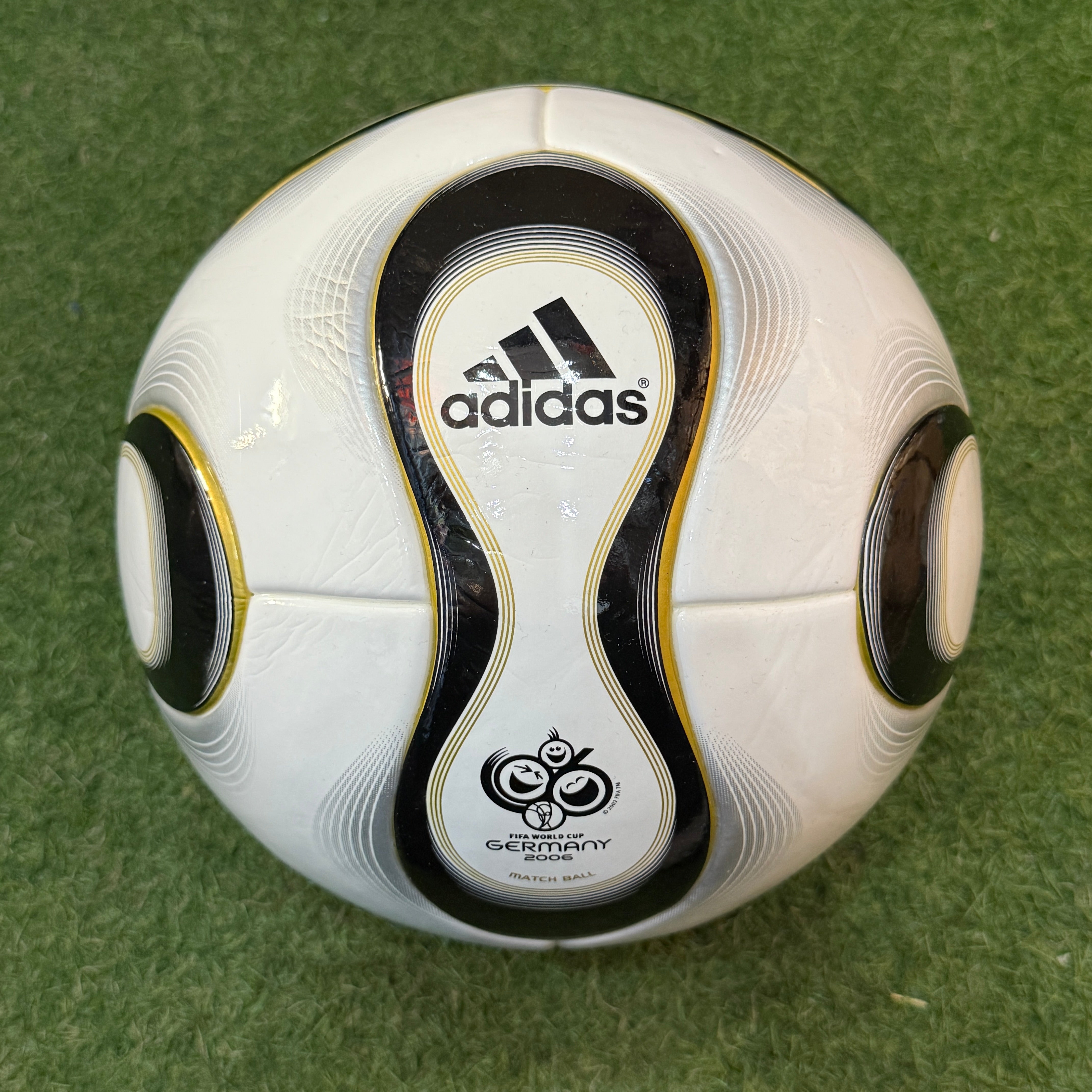 チームガイスト 復刻ボール JI5480 +teamgeist – 俺の足 サッカー用品