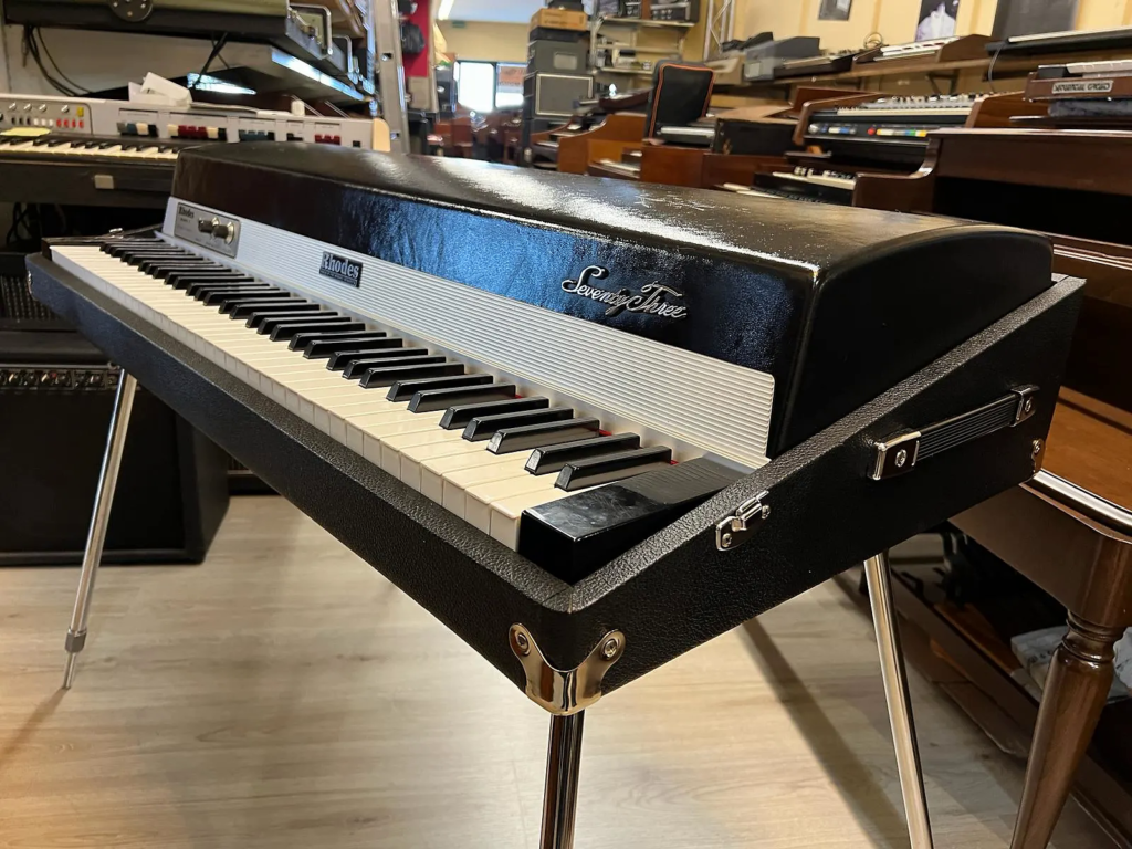 Rhodes MK I 73 keys (14) | Organ studio