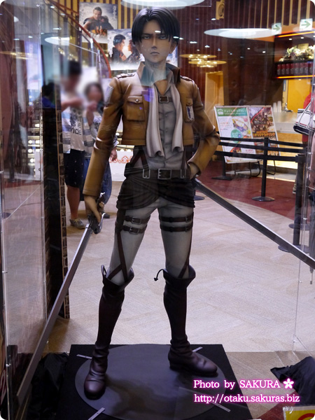 進撃の巨人等身大エレンとリヴァイ兵長フィギュアみてきた