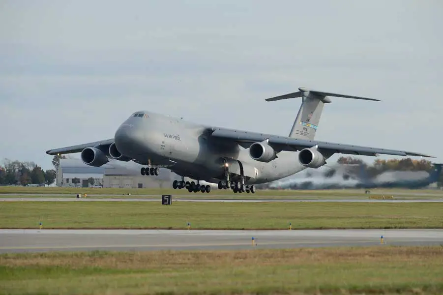 米空軍 輸送機 C-5 ギャラクシー タグ キーホルダー USAF 実機 初飛行