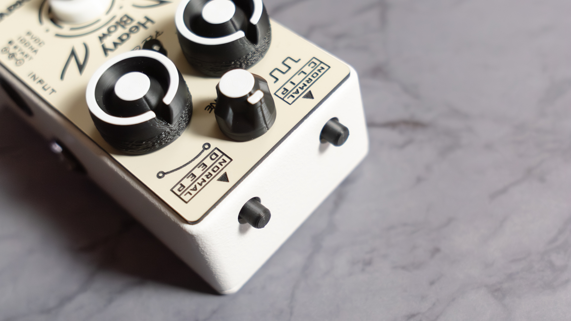 HEAVY BLOW BASS-OVERDRIVE – Ovaltone -handmade effect pedals-