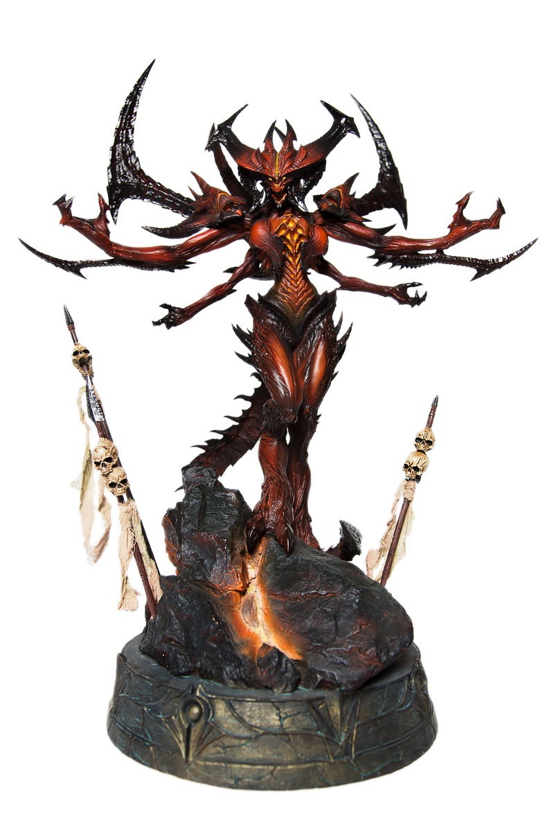 Examining the Diablo III Polystone Statue by Sideshow Collectibles