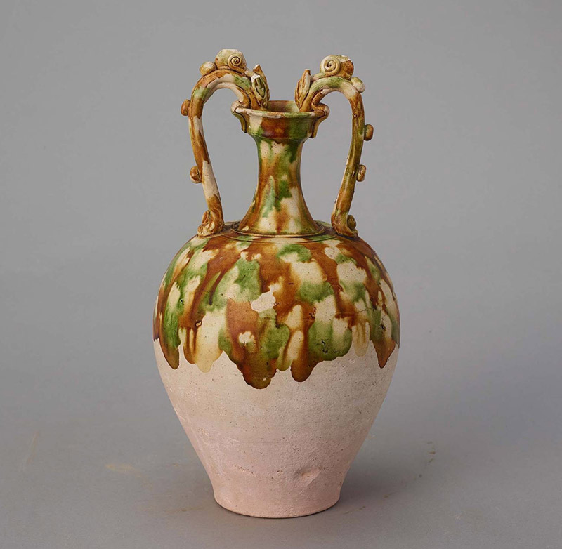 深圳博物馆】镇馆之宝：三彩双龙柄瓶_产业+_央视网(cctv.com)