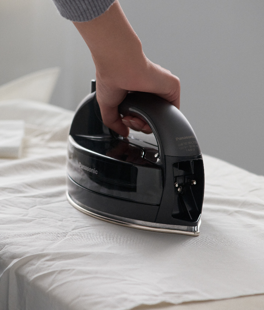 概要 コードレススチームアイロン NI-WL709 | アイロン・衣類