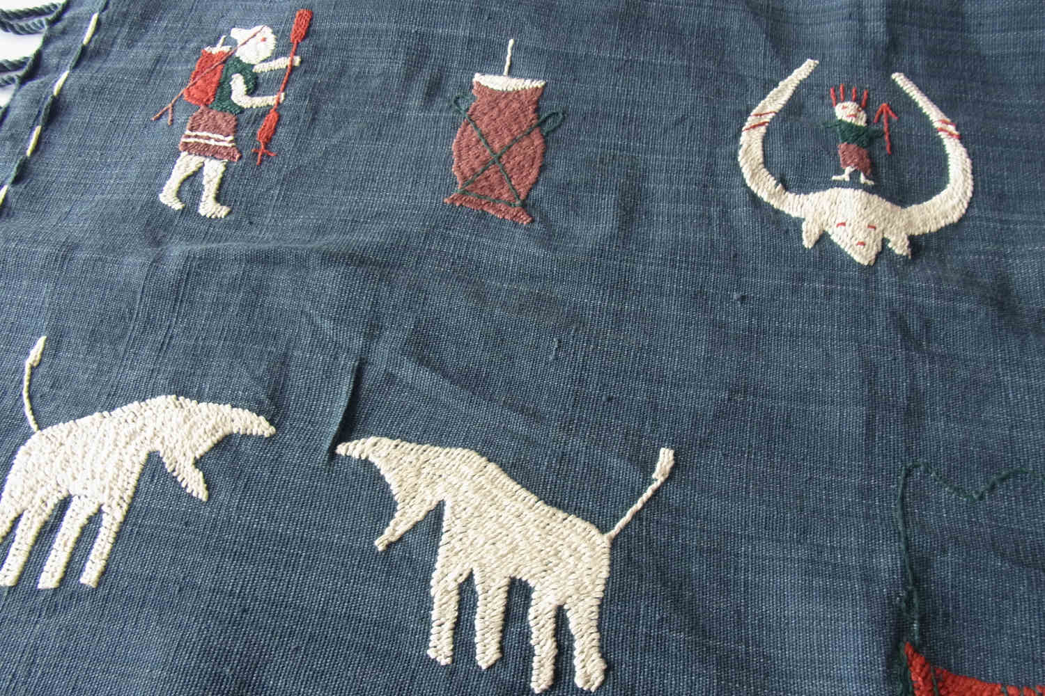 ミャンマー(旧ビルマ) チン族 片面縫い取り織り 肩掛け布 ② PANDAN