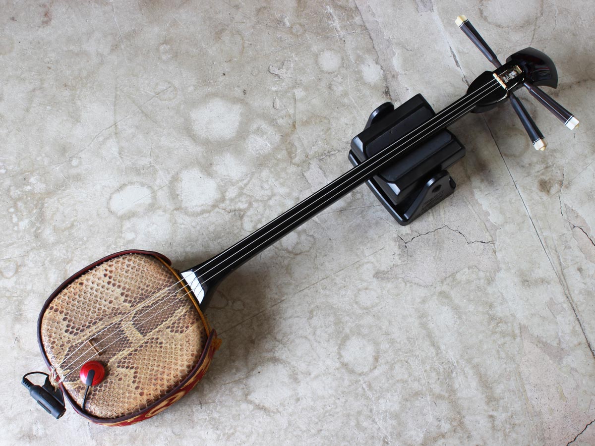 沖縄三線！貴重！知念大工型！本蛇皮！本張り！【一枚張り】⑦⓬ 沖縄