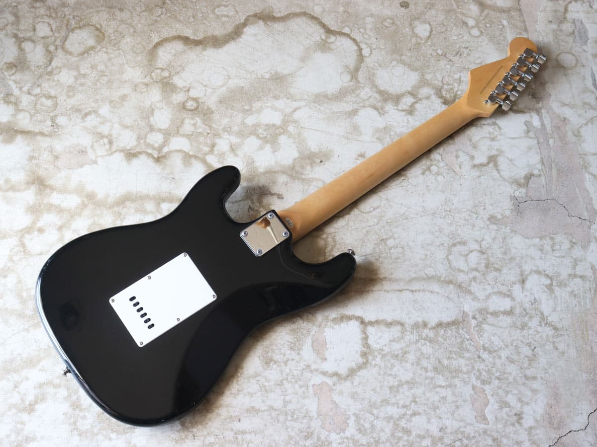 Mavis ストラトタイプ エレキギター ケース付 軽量ボディ Mavis