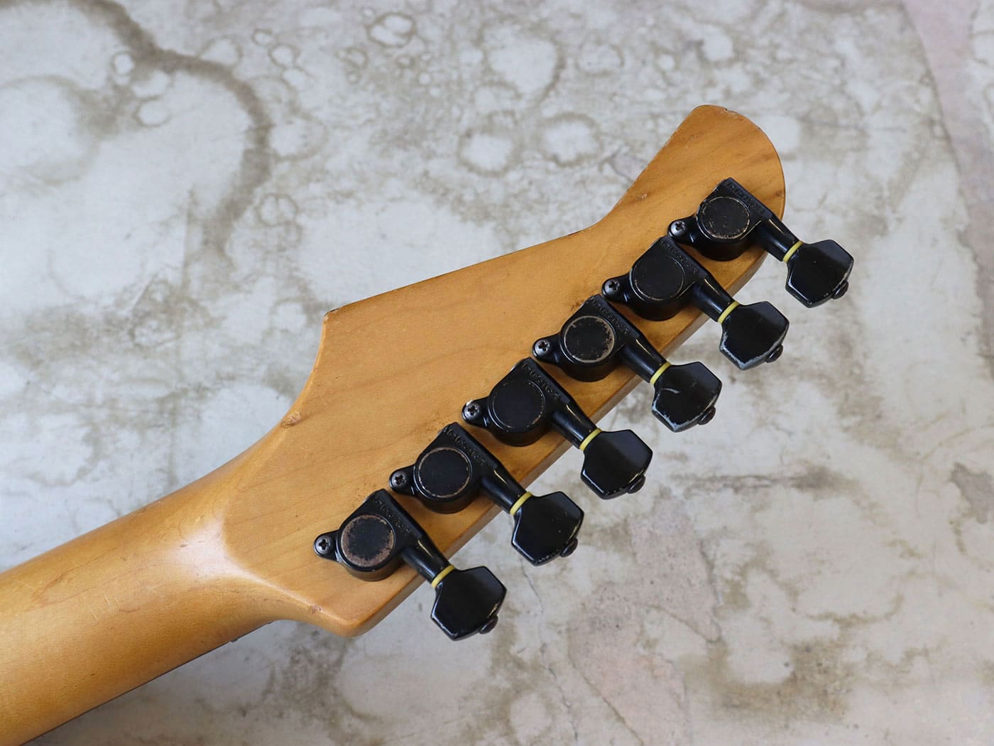 Fernandes FR-40 フェルナンデス エレキギター ストラトタイプ