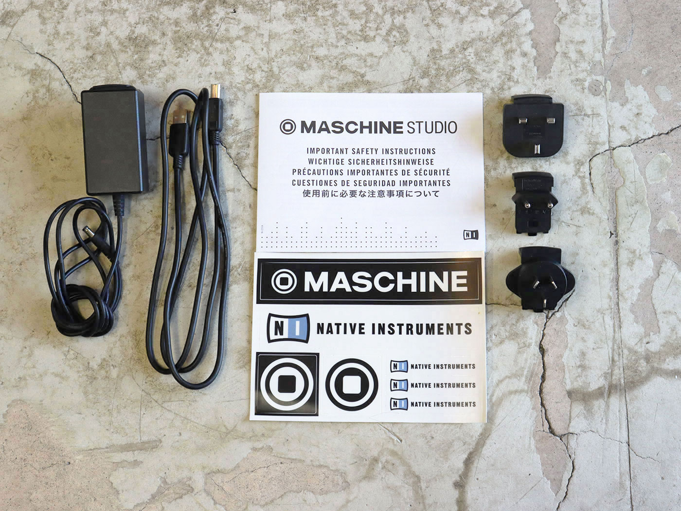 MASCHINE MK3 （箱・付属品・トランスファーID） MASCHINE MK3 （箱