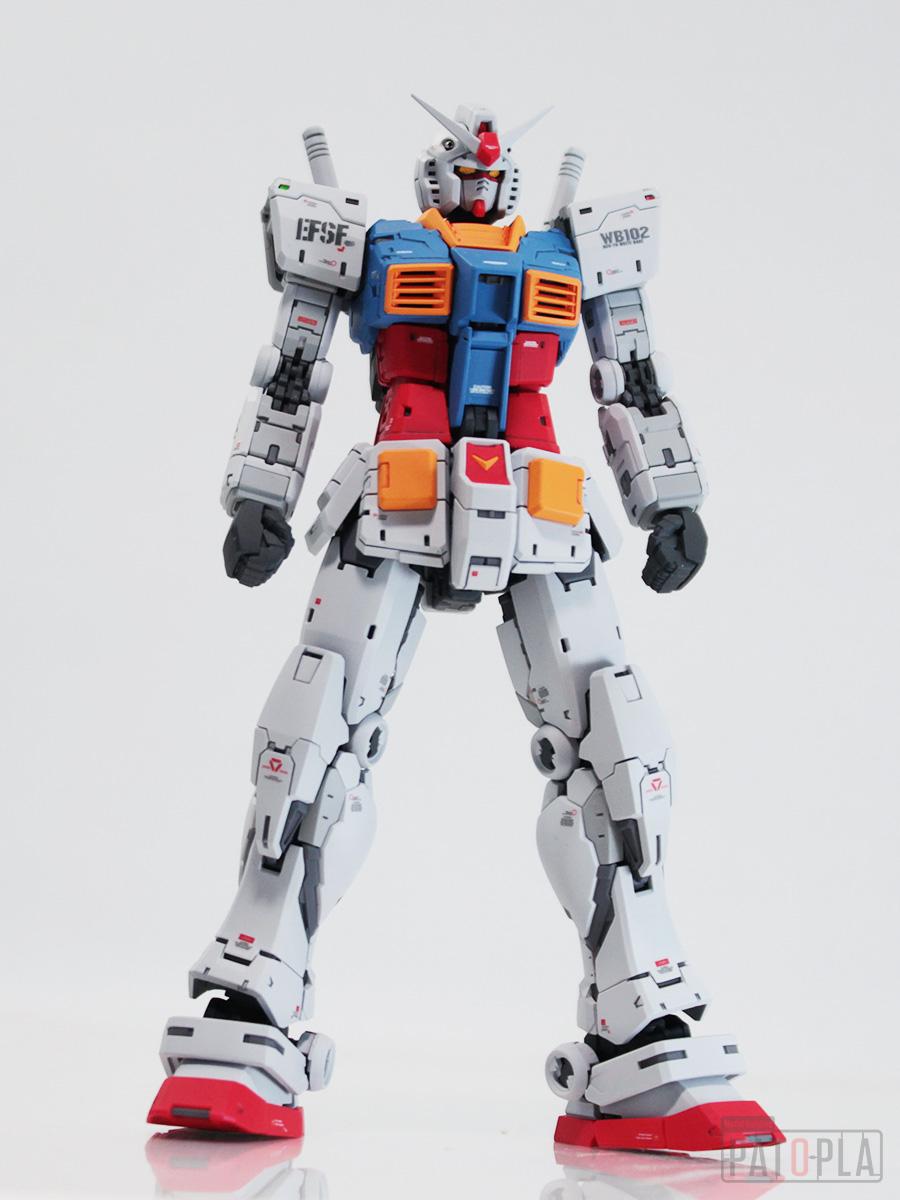 ガンプラ RG 1/144 ガンダム Ver.2.0 塗装完成品 RG 1/144 RX-78-2