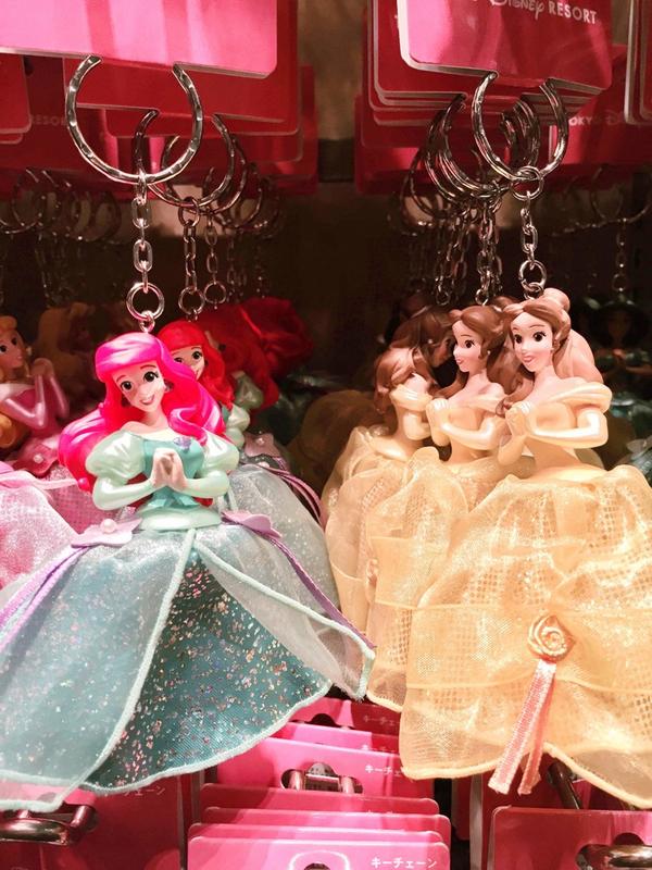 本日新発売のディズニープリンセスキーチェーン☆各価格890円です