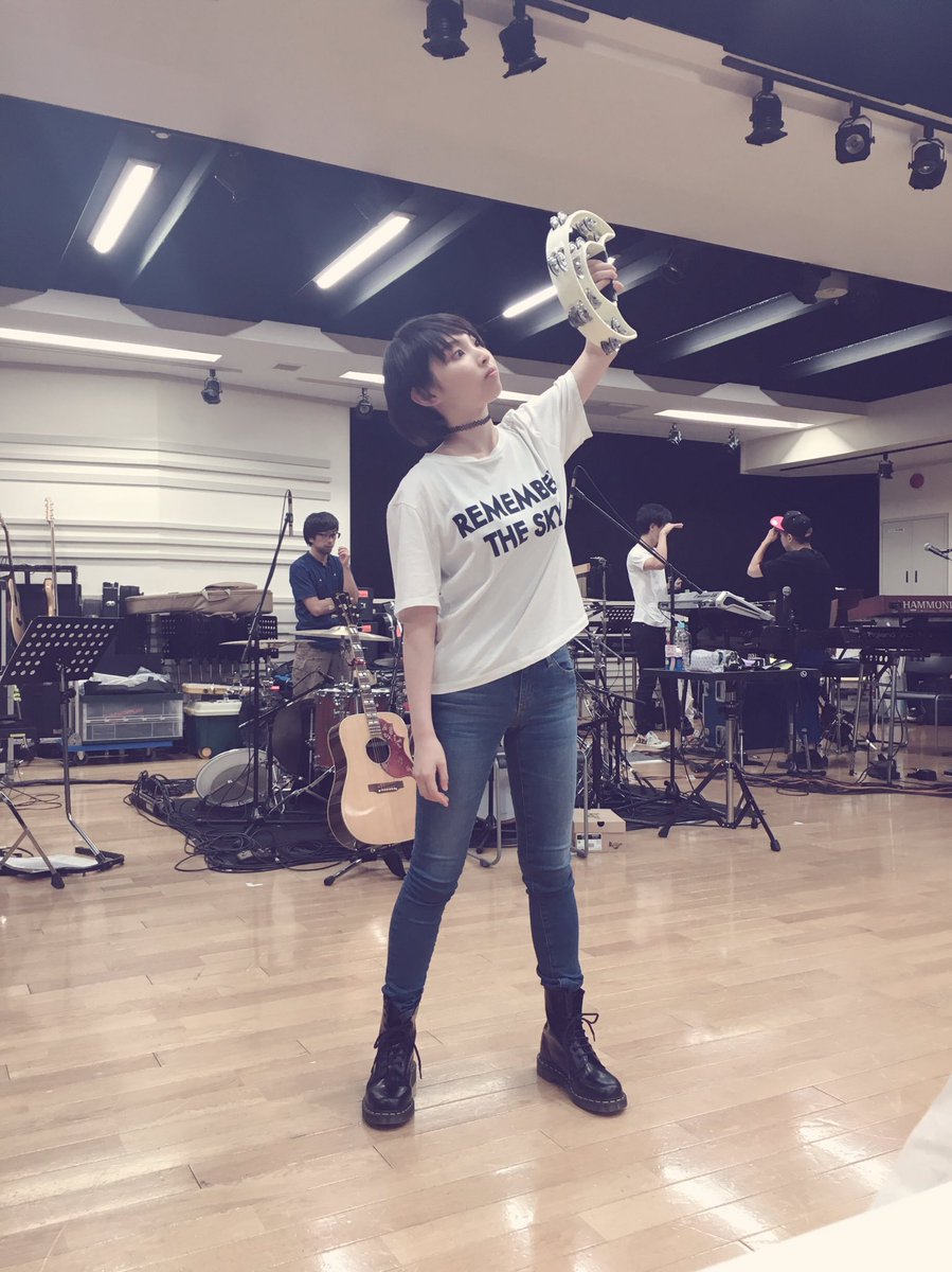 今日はバンドリハだったよー。とりあえずドクターマーチンを足に馴染