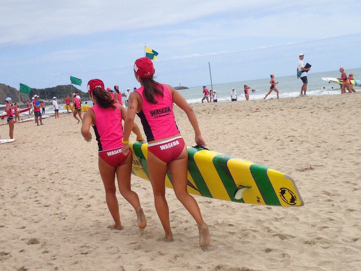 こんにちは！ 今日は、私たちが着用している水着を紹介します😊チーム