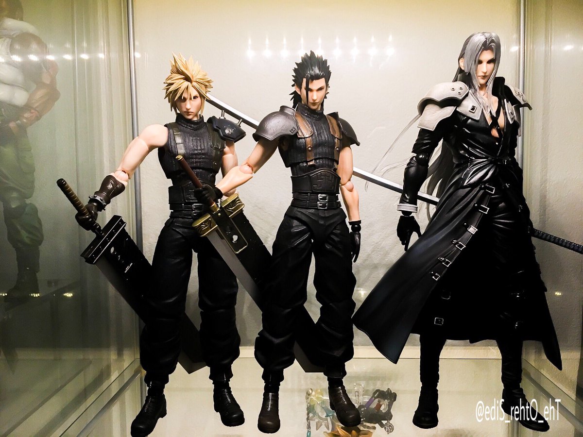 大きさ比較。 ザックスもう少し大きいですよ！！ #PlayArtsKAI