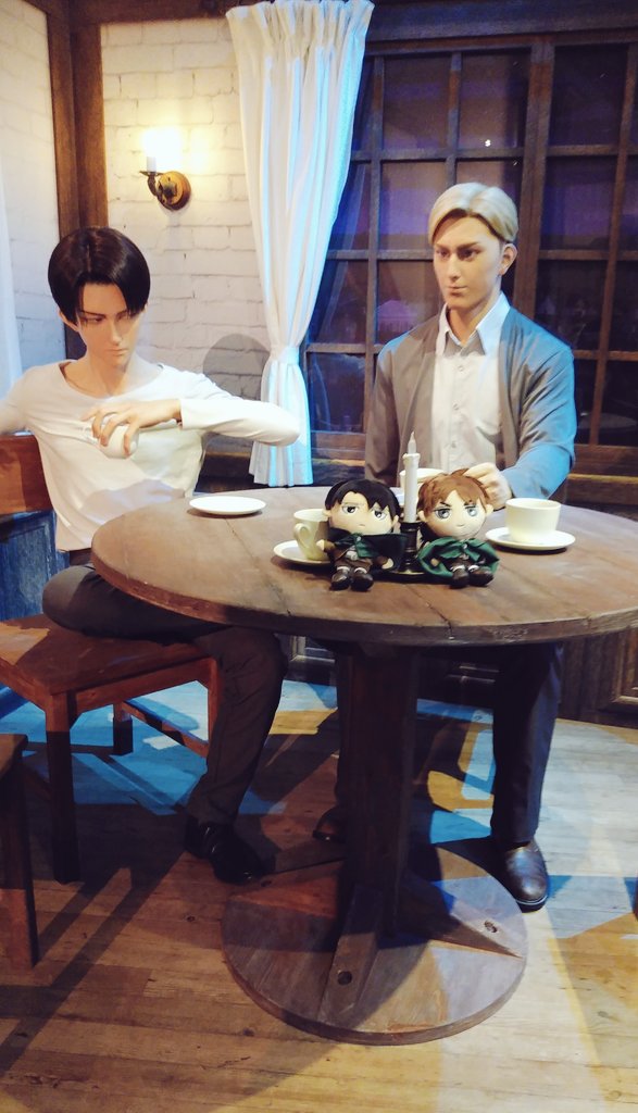 4：進撃の巨人 クロノイド ブロマイド USJ リヴァイ エルヴィン1枚