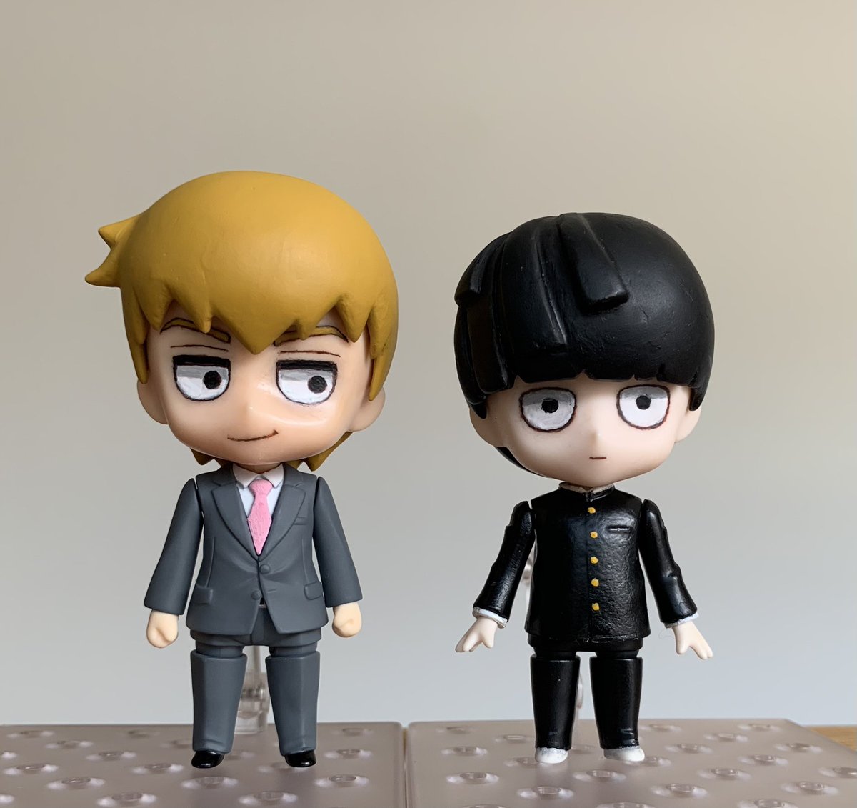 モブサイコ100』の霊幻新隆のねんどろいどを作りました。公式様どうか