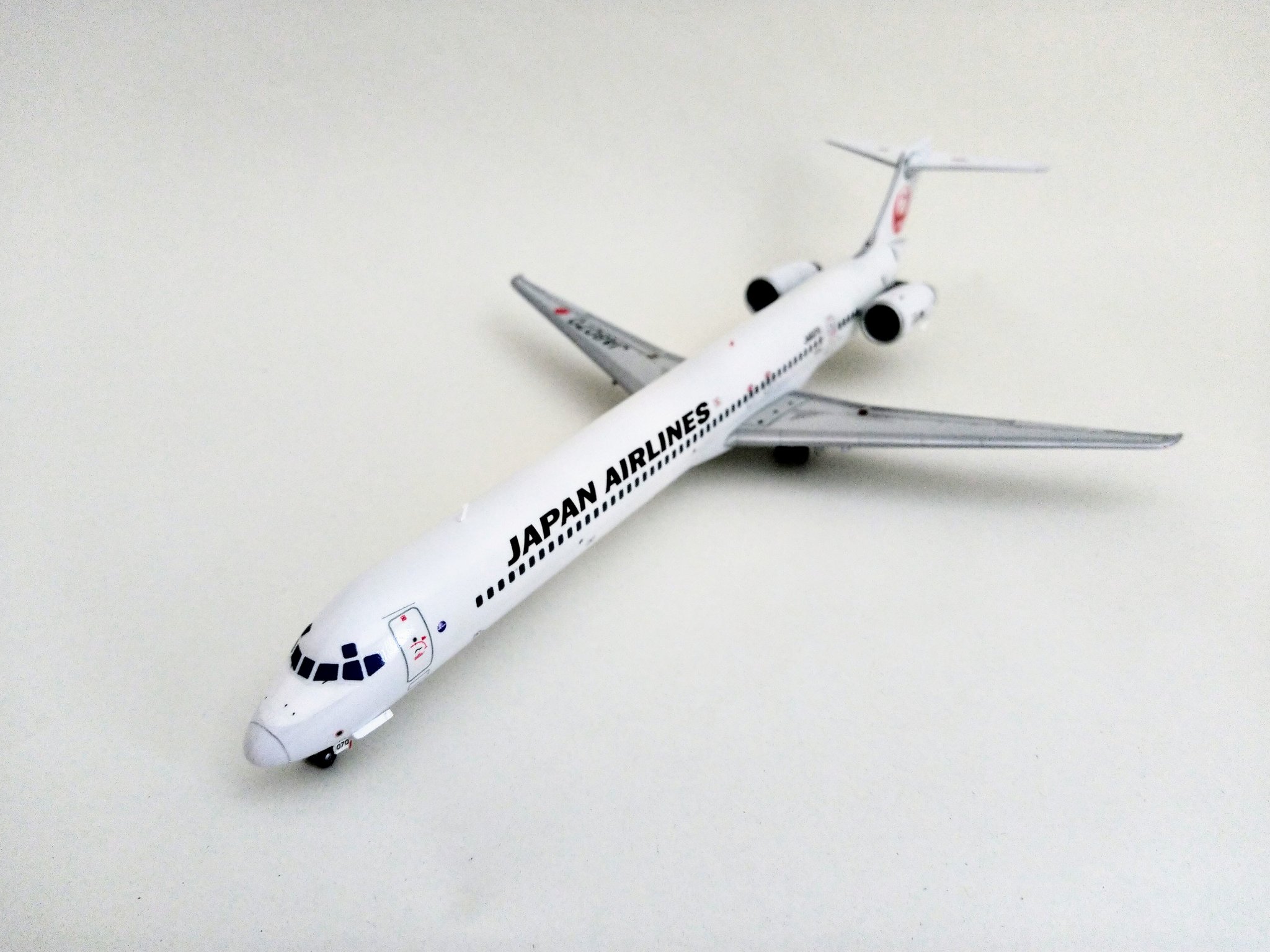 JAL/日本航空 JAL MD-90 「鶴丸」塗装 1/200 1200JET-XJAL MD-90 新鶴丸