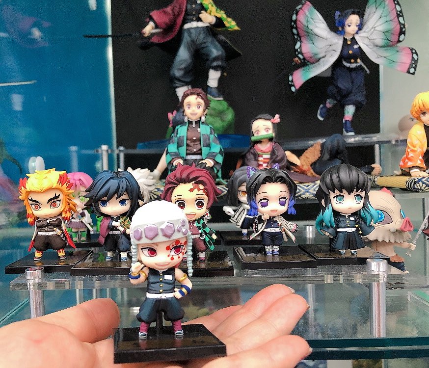 16764 鬼滅の刃 グッズ 詰め合わせ フィギュア/プラモ 中 缶バッチ