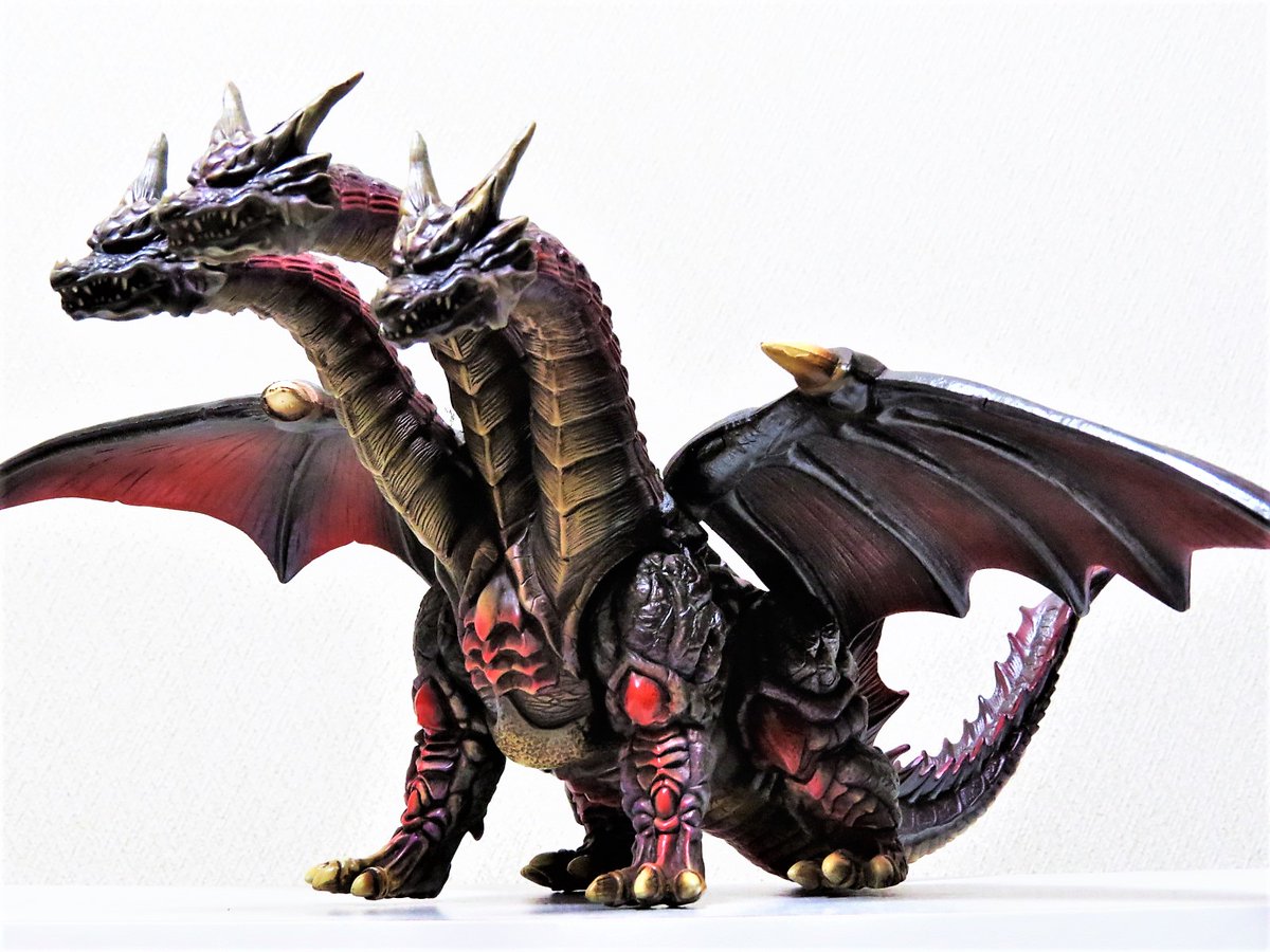 デスギドラ リペイントしました。 エアブラシ環境下で塗装したものに