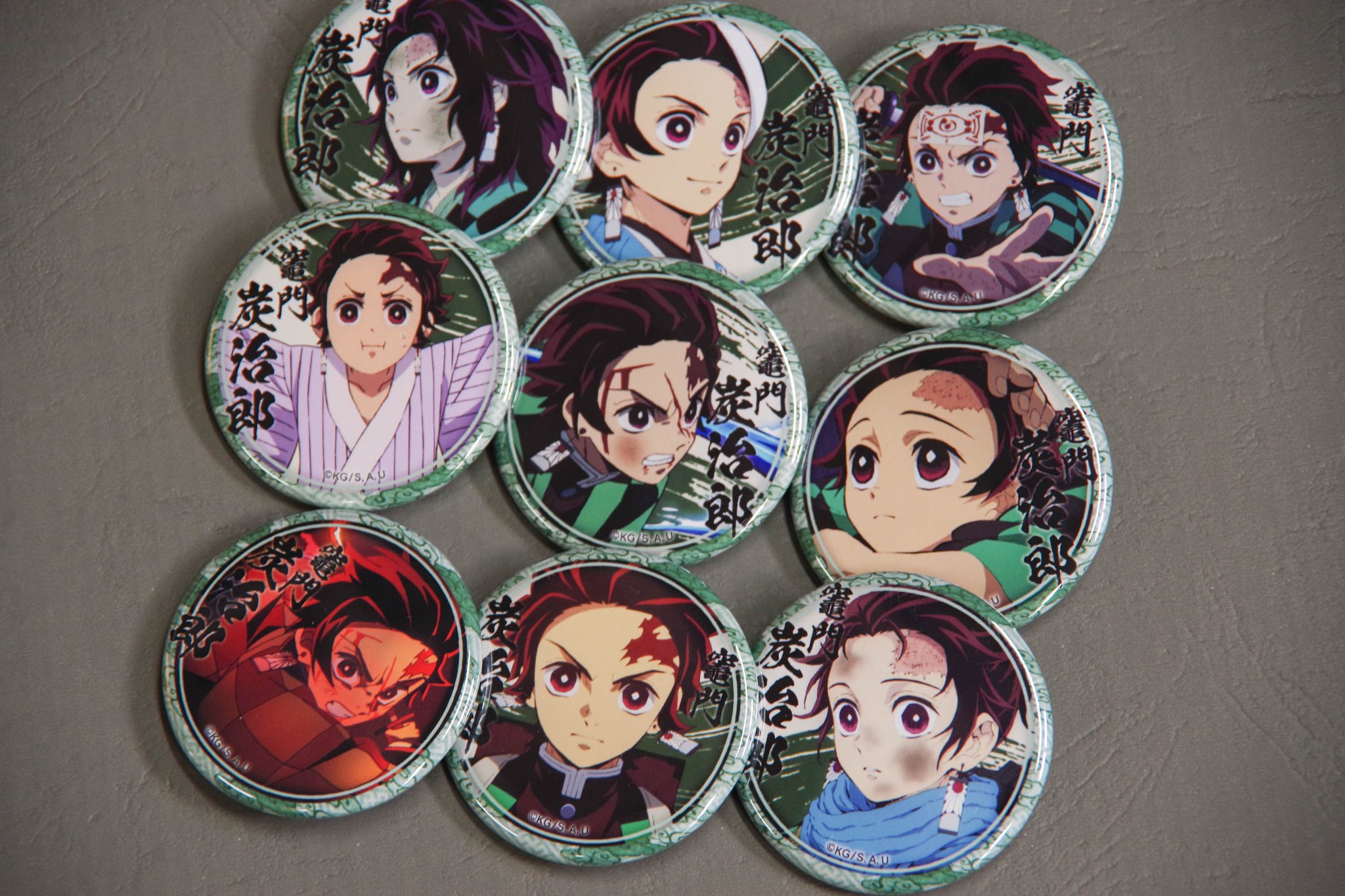 鬼滅の刃 刀鍛冶の里編 絵巻カフェ 箔押し 57mm 缶バッジ B セット 鬼