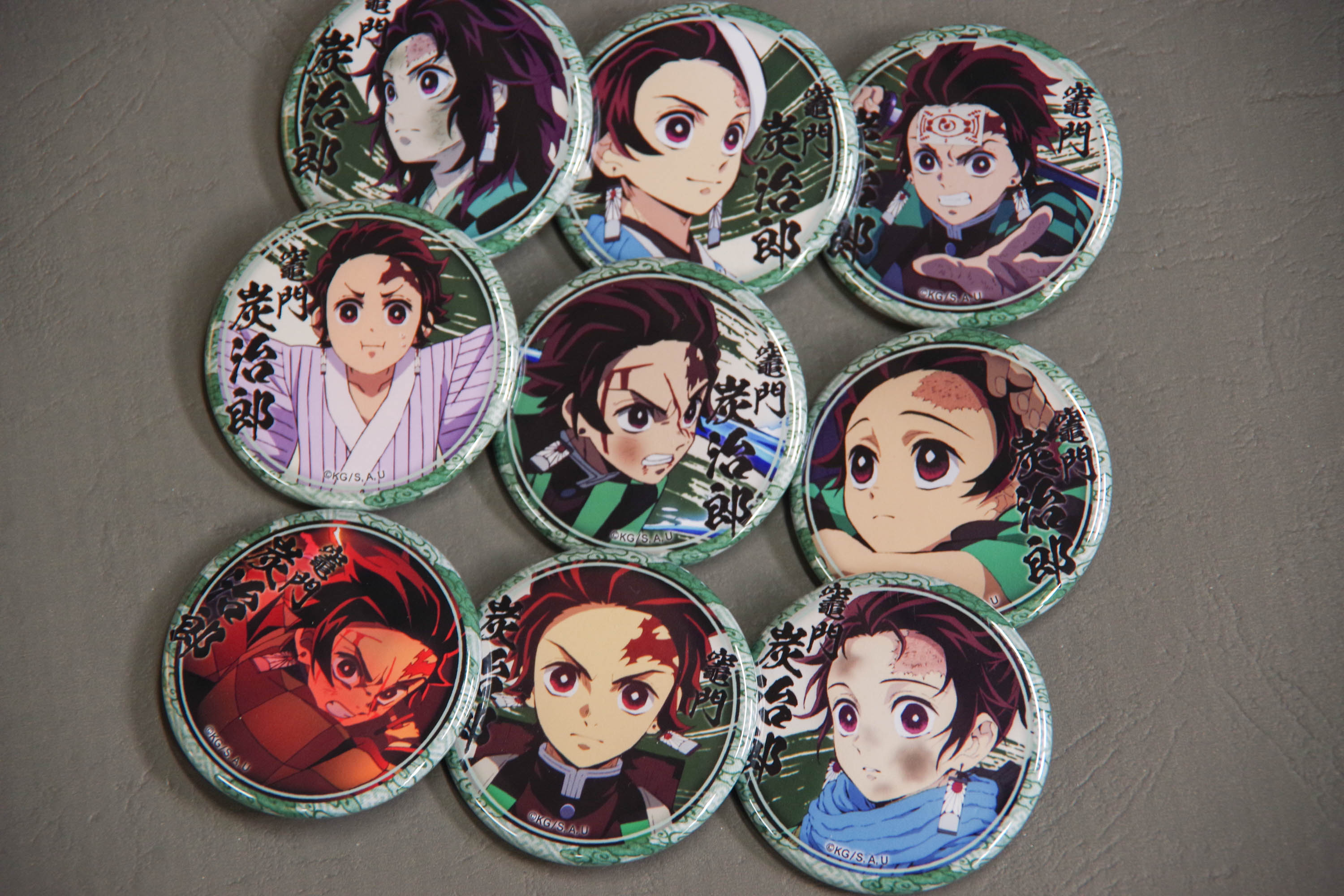 不死川実弥 鬼滅の刃 刀鍛冶の里編 絵巻カフェ 箔押しランダム缶バッジ