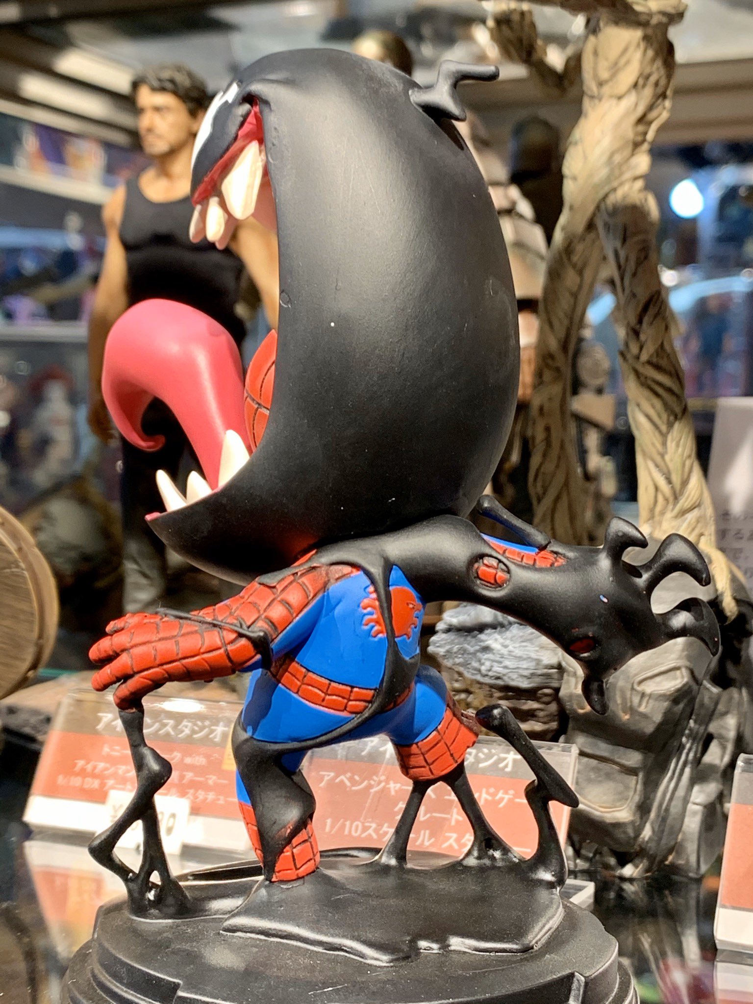 スパイダーマン&メリージェーン スコッティヤング ミニスタチュー