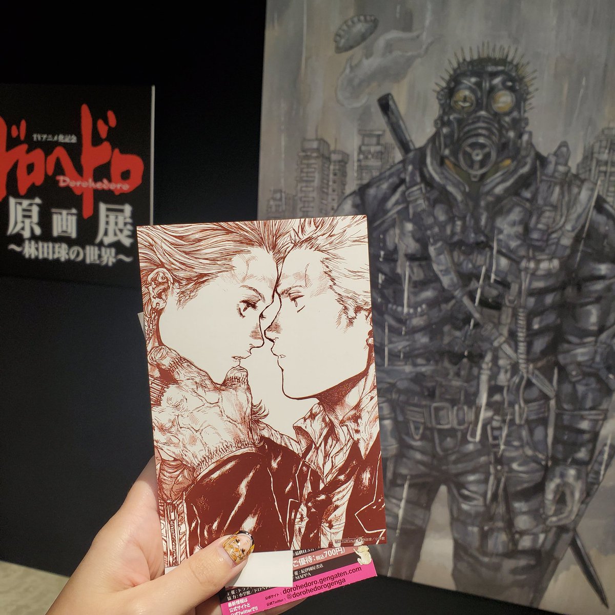 んでもって初日の特典のポストカード神引きしたので部屋に盛大に飾り